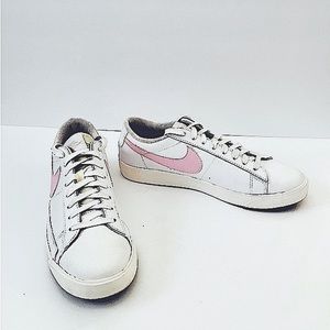 Nike Blazer Low Tennis Shoe
